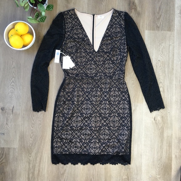 Wilfred ‘Rowland’ Long Sleeve V-Neck Fitted Dress